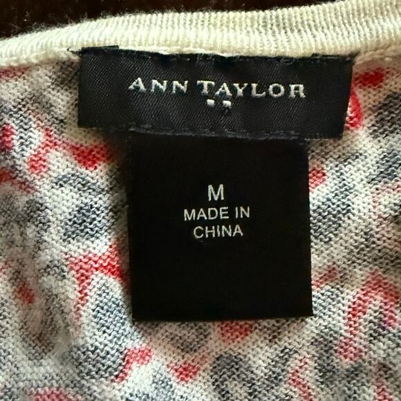 Ann Taylor M Black & Red Floral Print on White Short Sleeve Cardigan - Picture 4 of 6